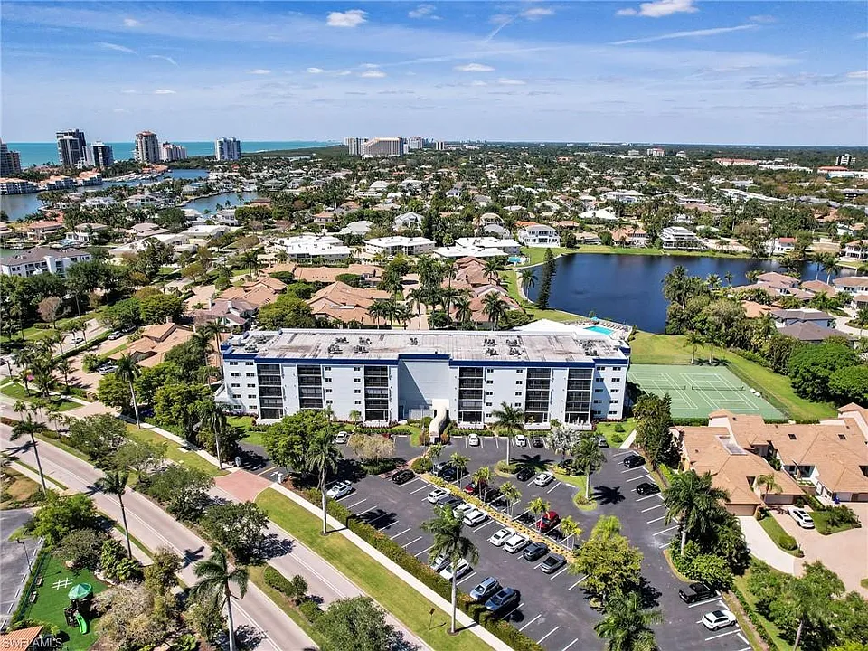 555 Park Shore Dr #B-403