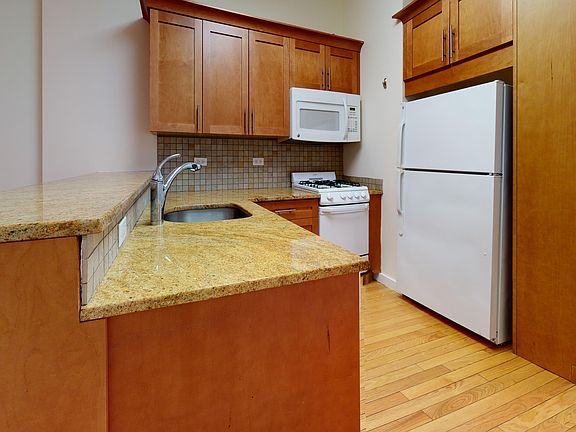 4th image of 1458 2nd Ave APT 3N