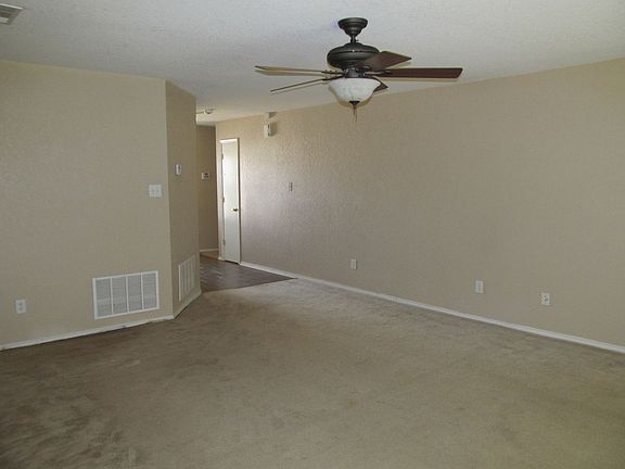 2nd image of 3210 Viewcrest Dr