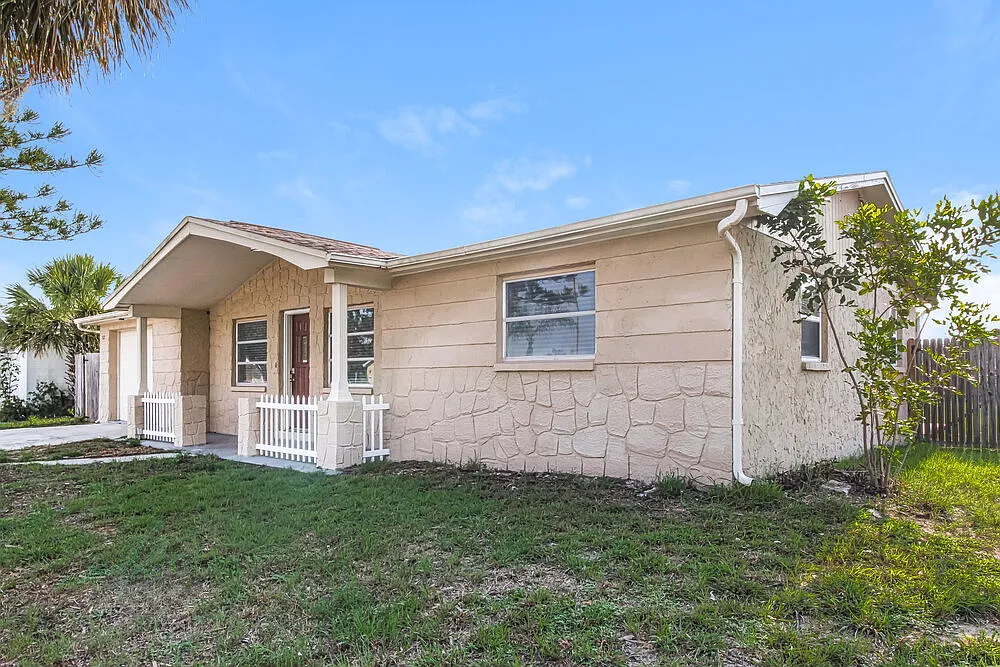 2 bed, 2.0 bath, 1457 sqft, $1,620 — Photo 3