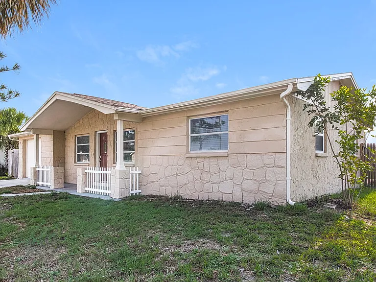 1012 Normandy Blvd — Photo 3
