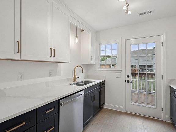 3rd image of 225 Ellington Pl