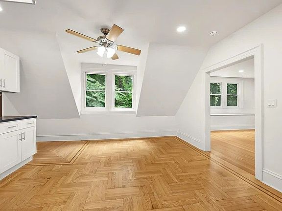 3rd image of 1179 Warburton Ave #3