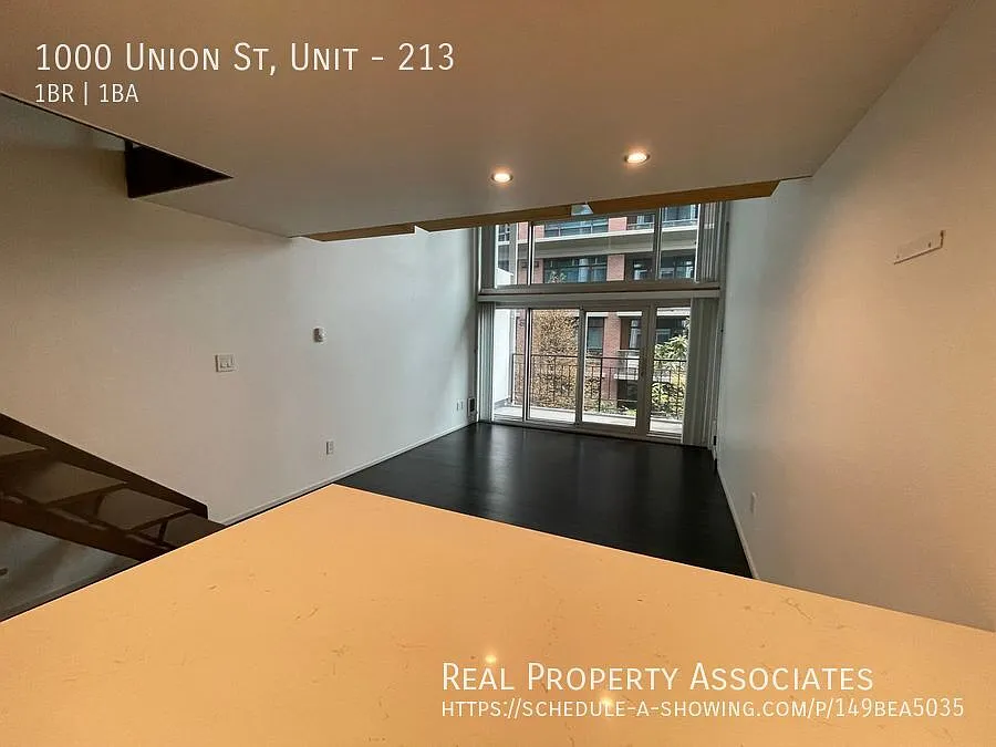 First Hill Condo — Photo 2