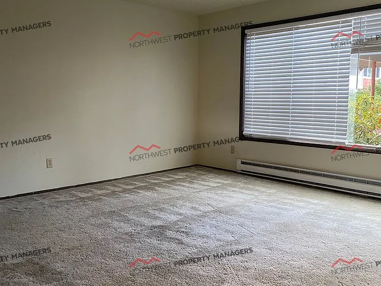 514 N Medcalf Ln #124 — Photo 10