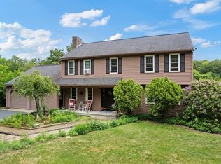 3 Pudding St, Uxbridge, MA 01569