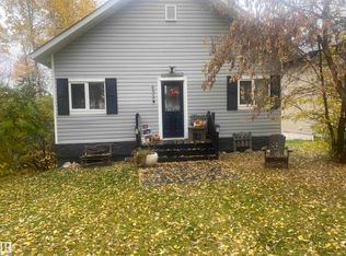 633 Lakeside Point E, Spring Lake, AB T7Z2T5