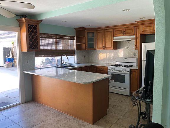 Kitchen (marble top)