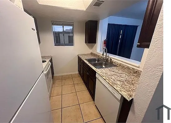 2 bed, 925 sqft, $1,200 — Photo 4
