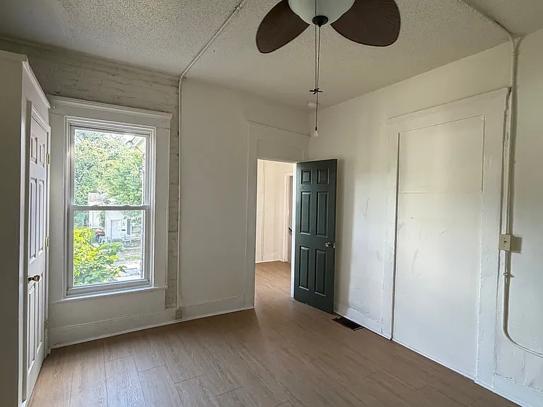 2429 Griffiths Ave — Photo 15