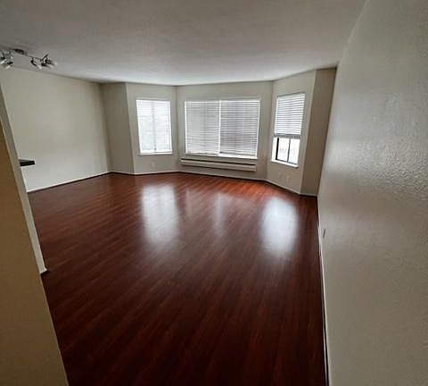 4th image of 5763 Mission St APT 4