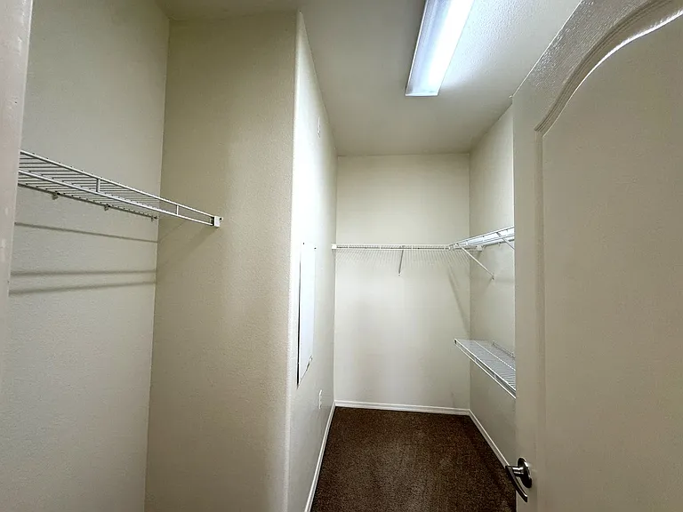 4060 Trenton Ave — Photo 12