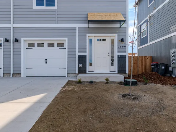 7890 28th St, White City, OR 97503