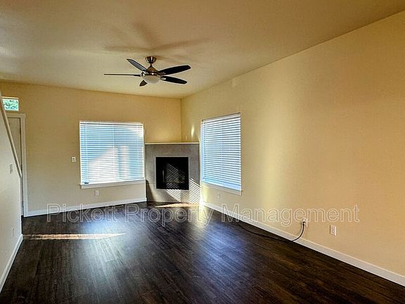 4th image of 1100 Shorewood Dr