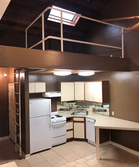 8366 Governor Dr — Photo 14