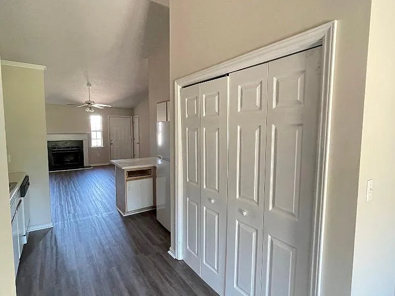 1104 Park West Dr #A — Photo 7