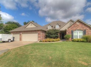 715 W 99th St S, Jenks, OK 74037