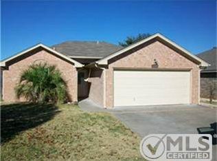 820 Rambling Ct, Granbury, TX 76049