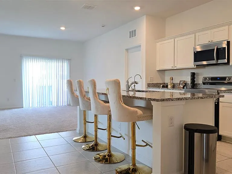 419 Conway Ave — Photo 4