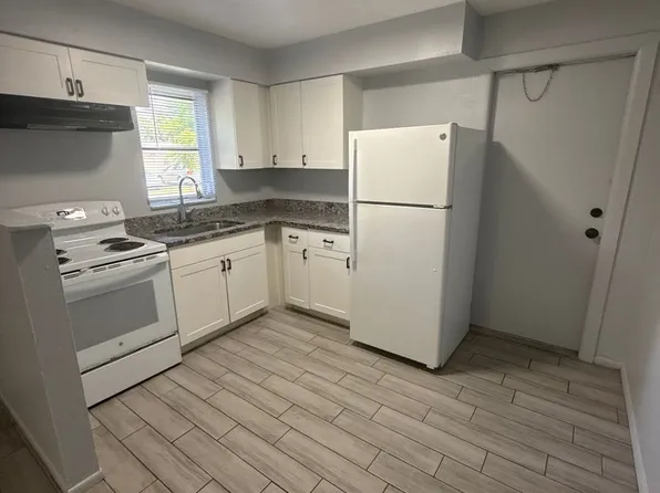2038 Waltman St, Fort Myers, FL 33901