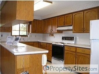 5th image of 2412 Grandview Dr W
