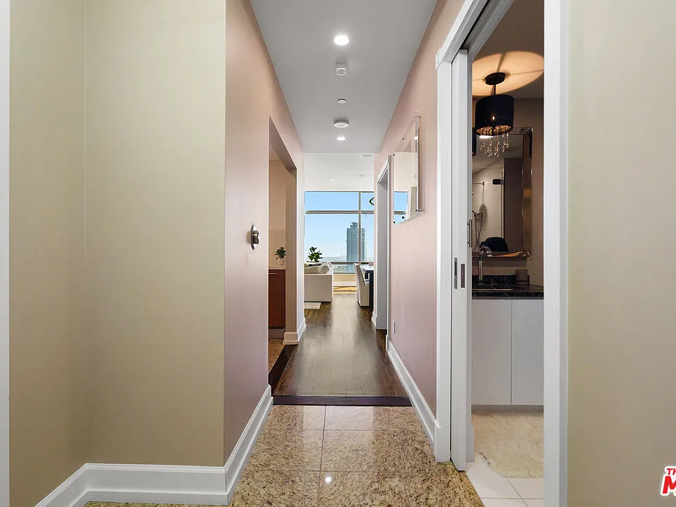 900 W Olympic Blvd #32G