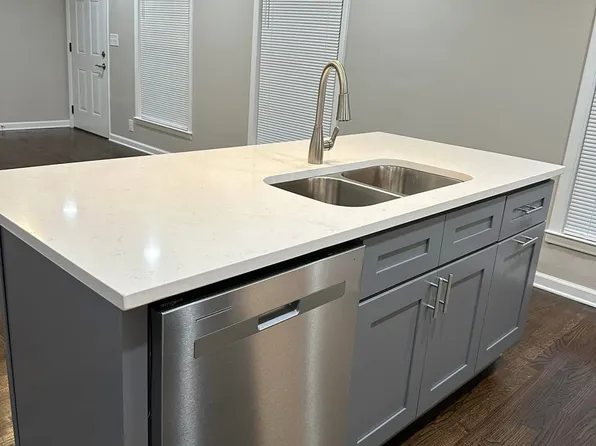 3487 Velma Ct, Ellenwood, GA 30294