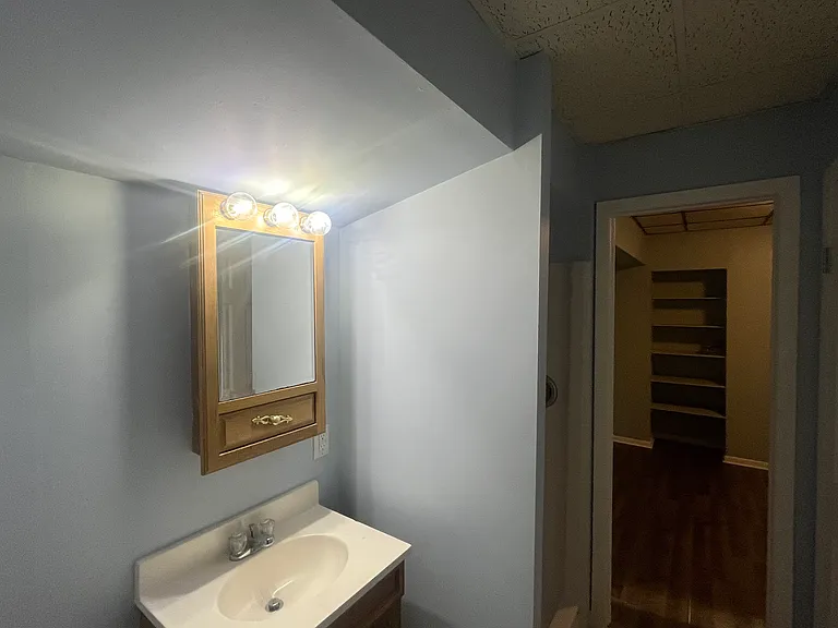 10390 S Mill St #101 — Photo 5