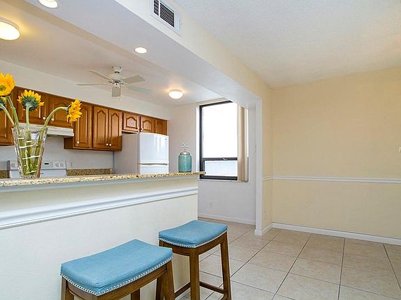 3rd image of 220 Belleview Blvd APT 303