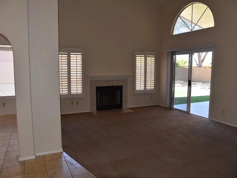 9329 E Corrine Dr — Photo 2