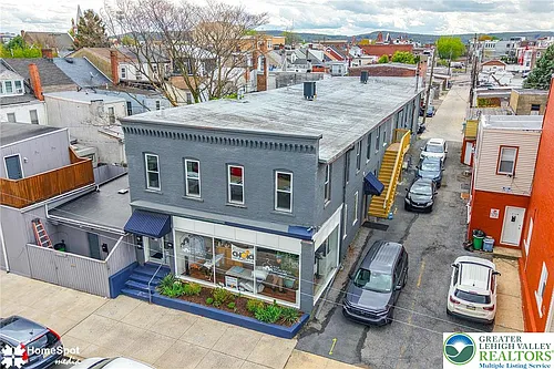 1210 W Turner St Photo 1