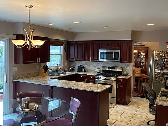 4th image of 1283 Roberta Ct