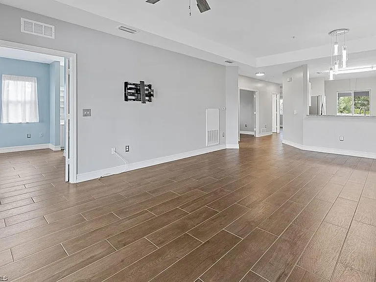 7827 Regal Heron Cir #306 — Photo 5