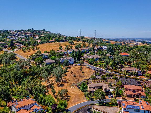 4th image of 6041 Toscana Loop