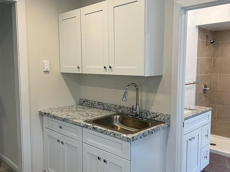 1 Parker Dr #4 — Photo 5