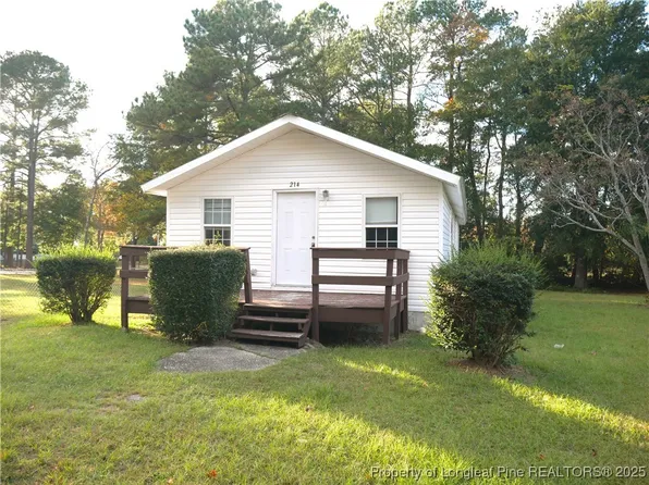 214 Waddell Dr, Fayetteville, NC 28301