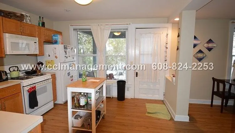 811 Spaight St #1 — Photo 4