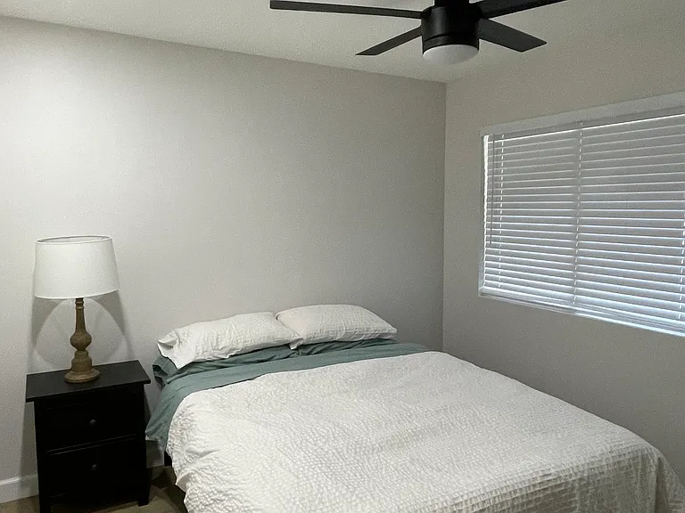1316 E Susan Ln — Photo 17