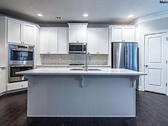 Kitchen granite Island