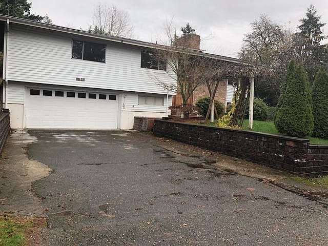 1st image of 726 95th Ave NE