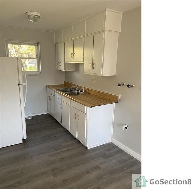 1st image of 46 Hanna Ave #2
