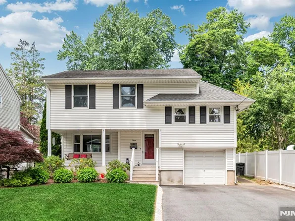 799 Millbrook Rd, River Edge, NJ 07661