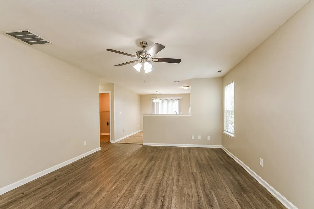 3 bed, 2.0 bath, 1218 sqft, $1,760 — Photo 4