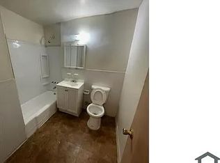 622 Van Cortlandt Park Ave #1, Yonkers, NY 10705