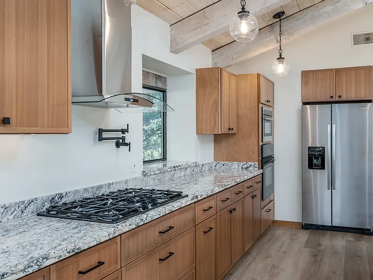 1050 Lee Mountain Rd — Photo 11