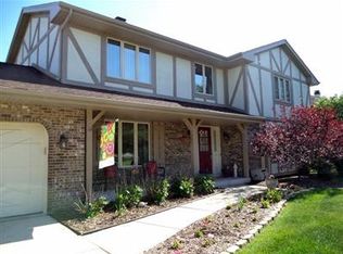 8243 Legend Ln, Orland Park, IL