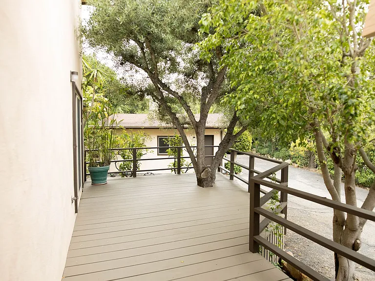 2604 Foothill Rd — Photo 24