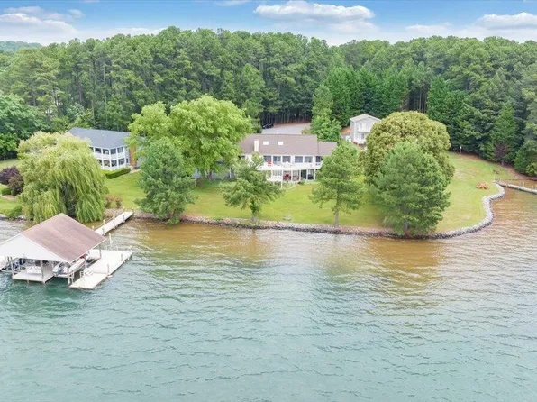 126 Pine Cone Dr, Huddleston, VA 24104