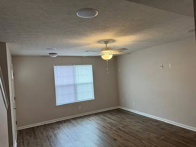 5924 Woodcreek Crossing Way — Photo 4