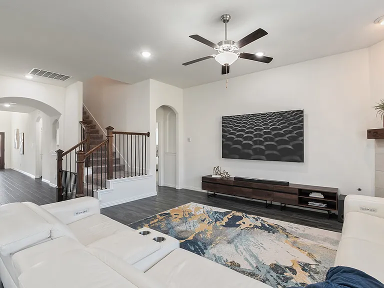 1413 Lake Grove Dr — Photo 25